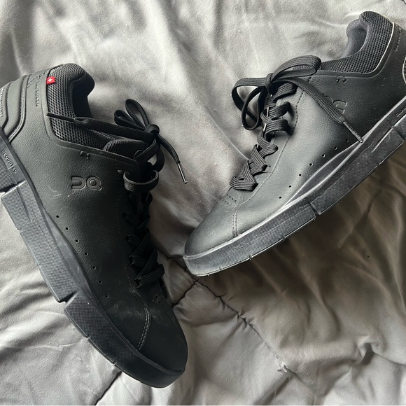 On THE ROGER Advantage Sneakers women’s size 10.5 - Picture 1 of 10